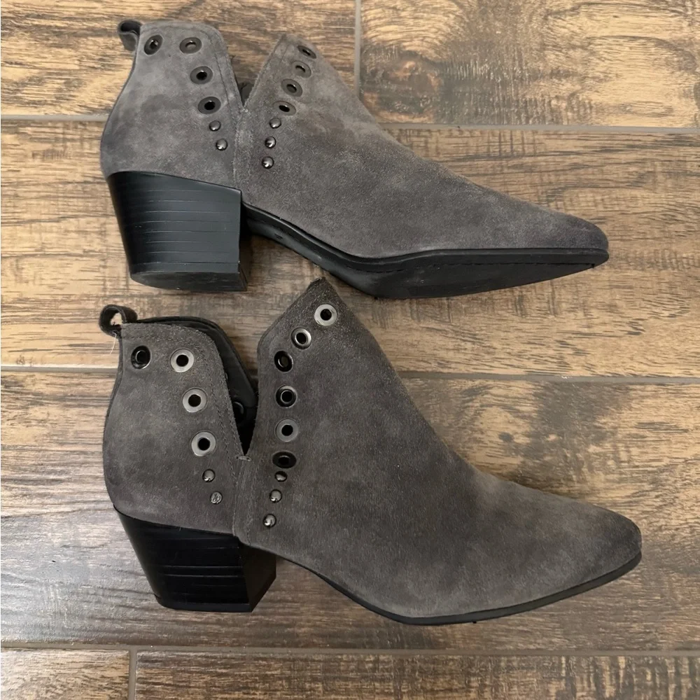 Sam Edelman‎ 8.5 Rubin Gray Bootie Shoe Suede Grommet Comfort Slip On
